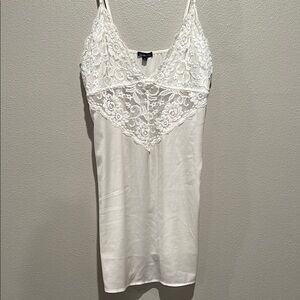 J icollection Night Gown White Lace Trim Size: Large